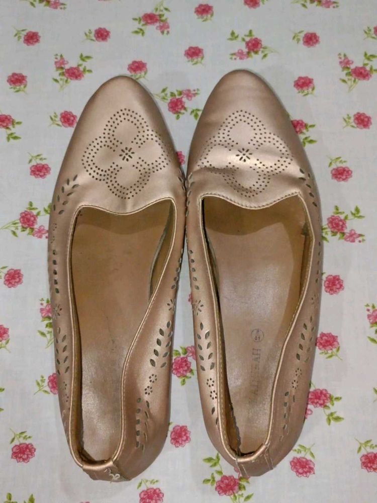 Chic Rose Gold Ballet Flats