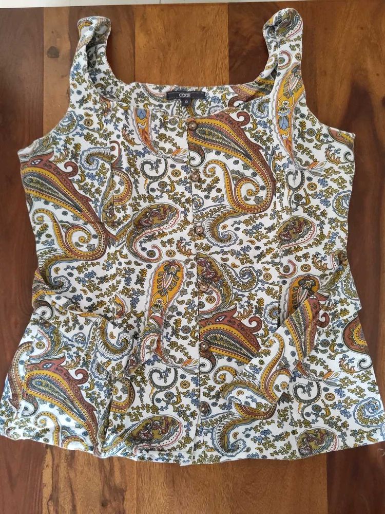 Sleeveless cotton top