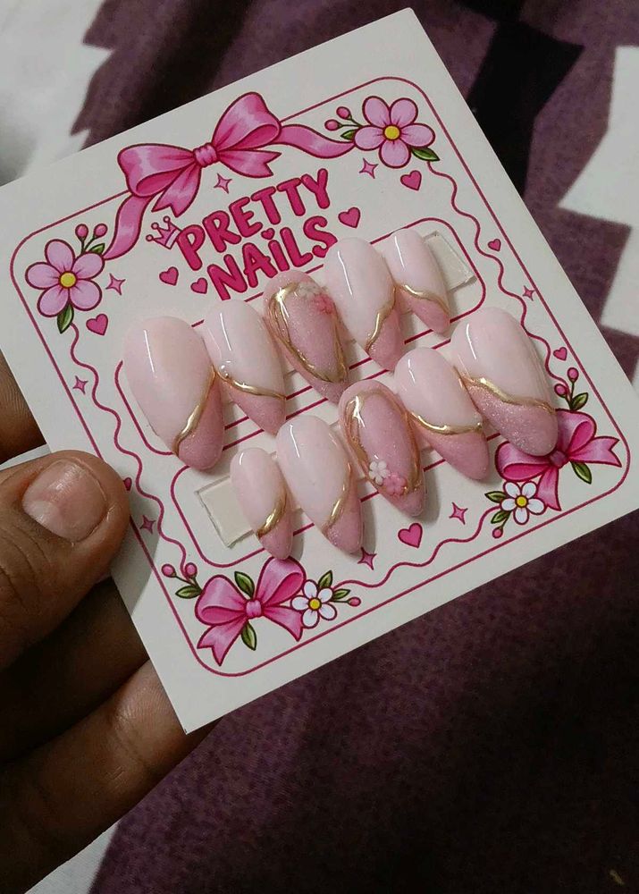 Pretty Nails - Pink &amp; Gold French Tips