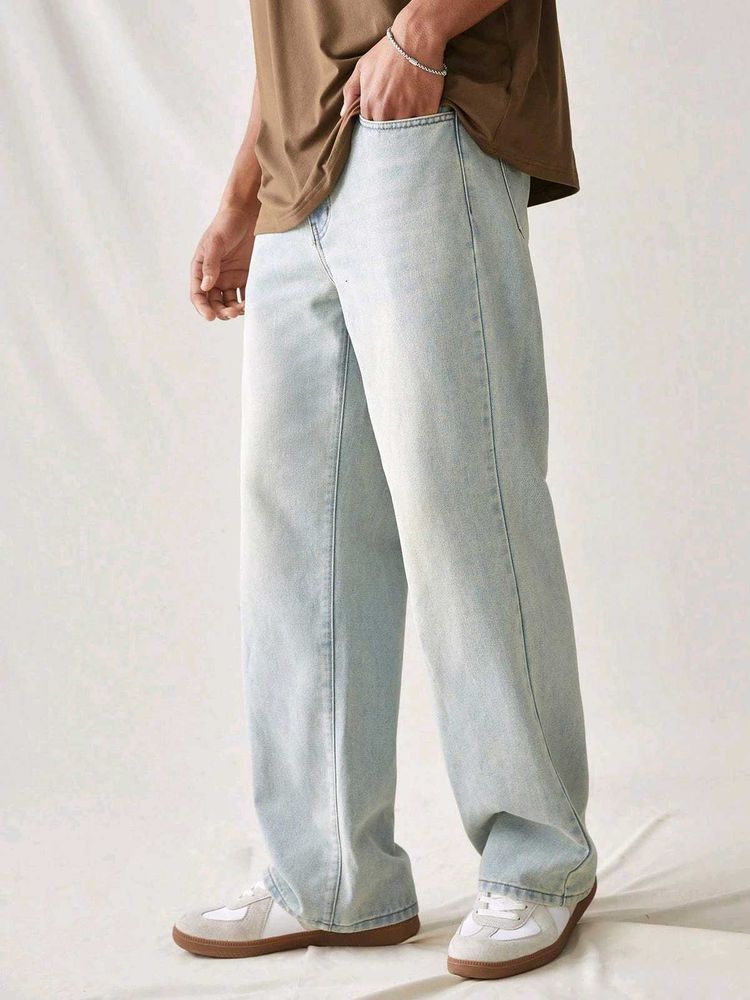 Light Wash Relaxed Fit Jeans