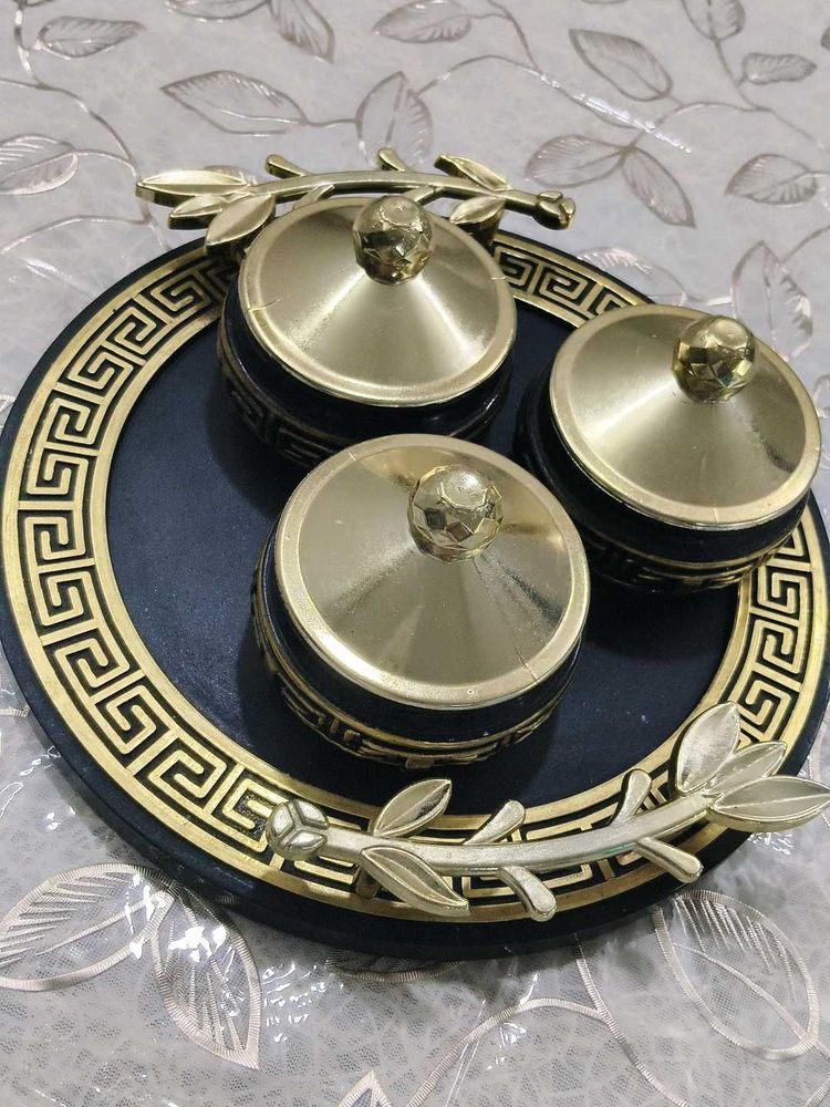 Elegant Gold &amp; Black Decorative Jar Set