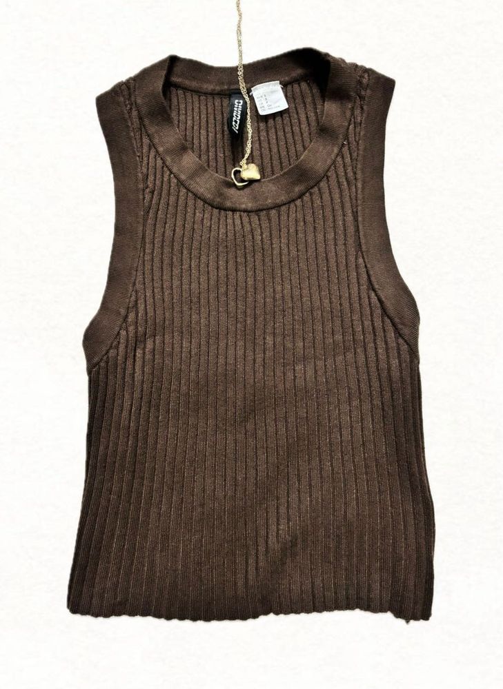Ribbed Sleeveless Crop Top