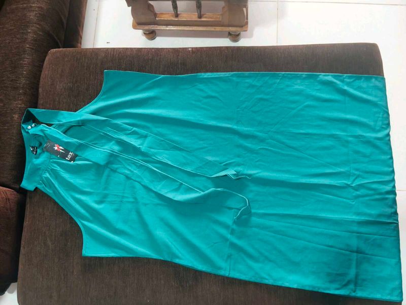 Teal Kurta With Detailed Neckline
