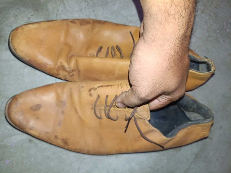 Branded men formal shoes