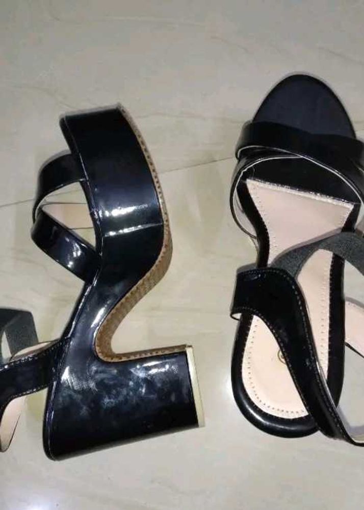 Stylish Black Heeled Sandals