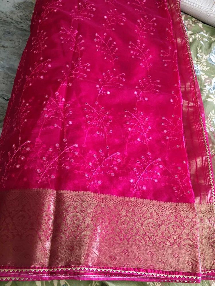 Gulabi Pink Shade light weight saree
