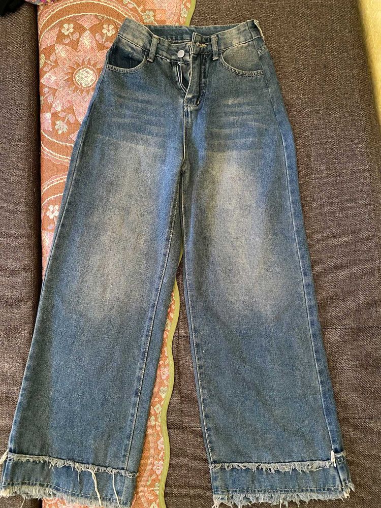 Wide Leg Cropped Jeans