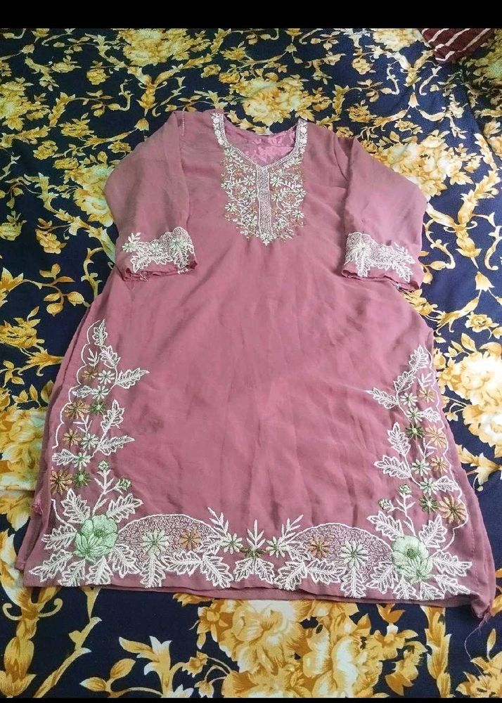 Elegant Pakistani Kurta Set