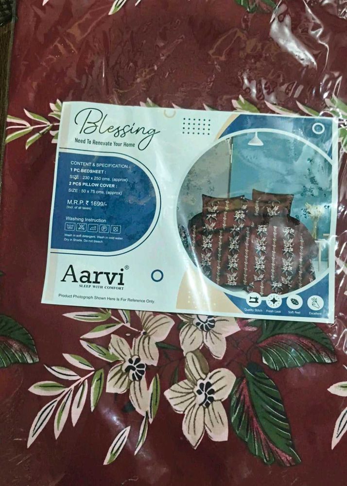 Aarvi "Blessing" Bedsheet Set
