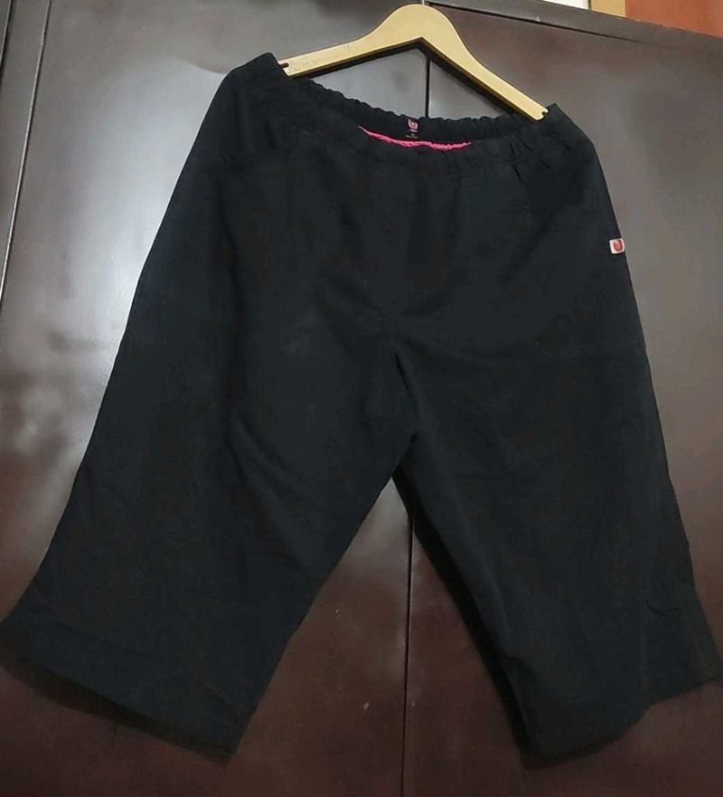 Black Shorts Capri For Girl Or Woman 32 Waist