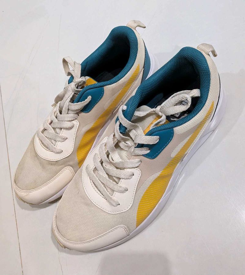 Puma Sneakers
