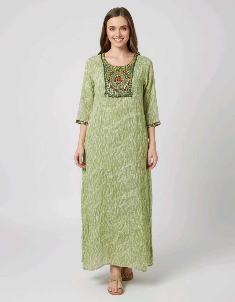 Elegant Green Embroidered Kurta+🎁