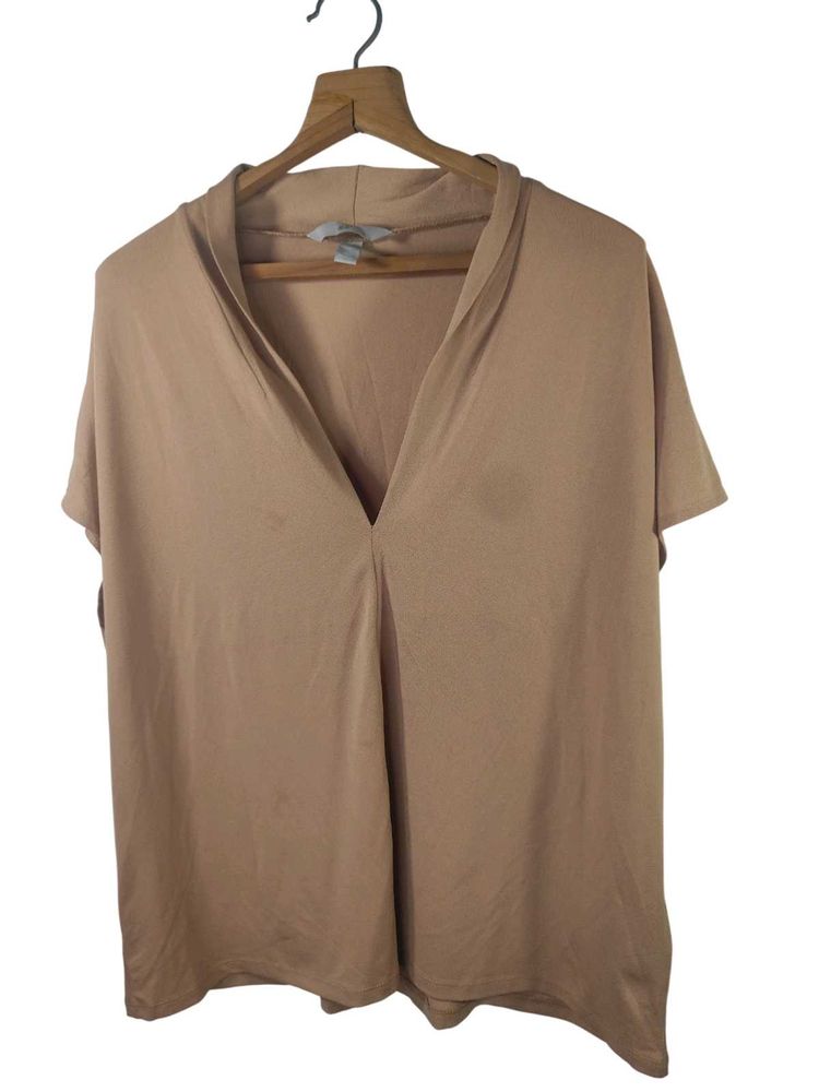 H&amp;M Chic Beige V-Neck Tunic Top