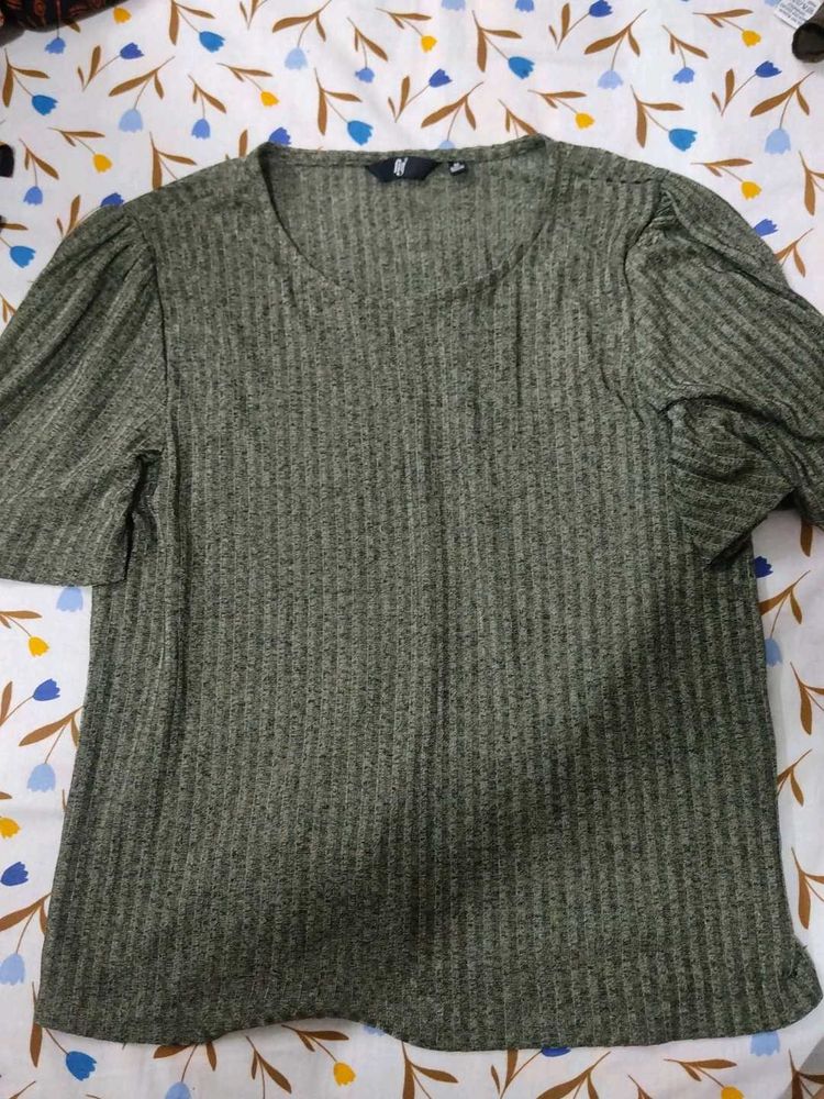 Ribbed Puff Sleeve Top