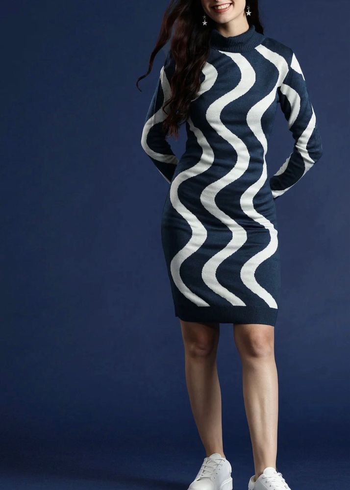Abstract Printed Acrylic Sweater Dr