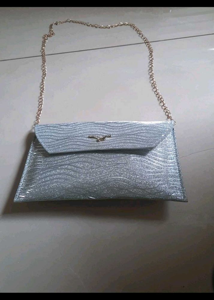 Sparkly sling bag with Chain