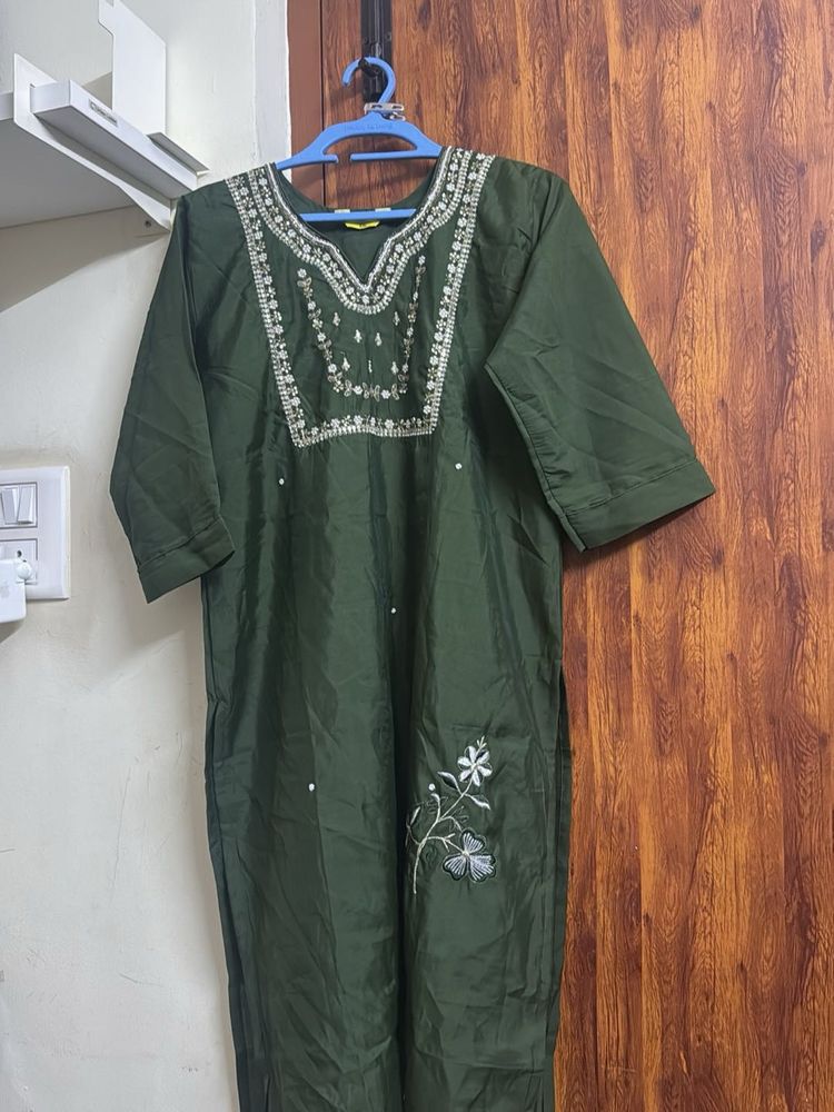 Elegant Green Embroidered Kurta