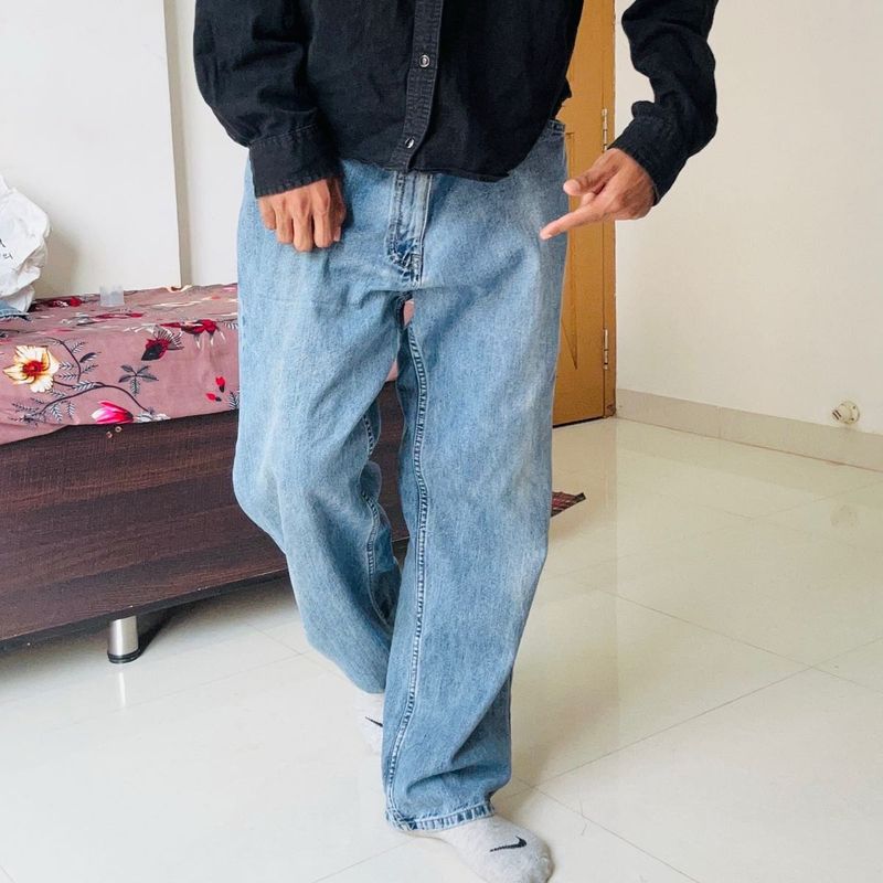 Classic Light Wash Loose Fit Jeans