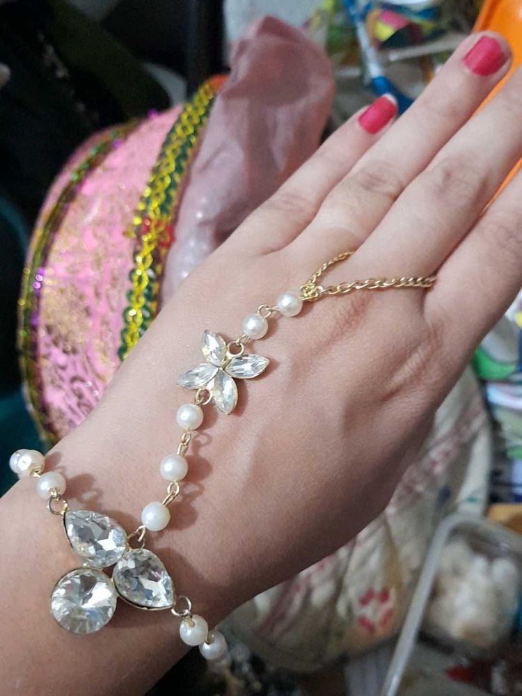 Elegant Bracelet with Rhinestones