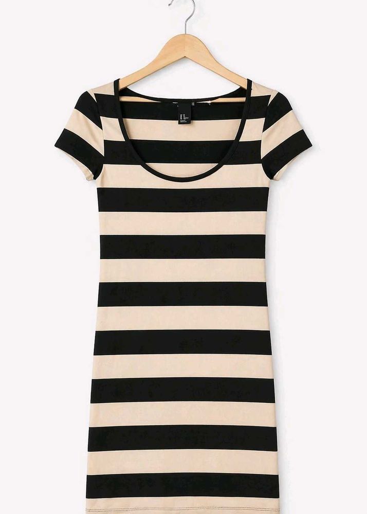 Striped Short Sleeve Scoop Neck Dress 🖤