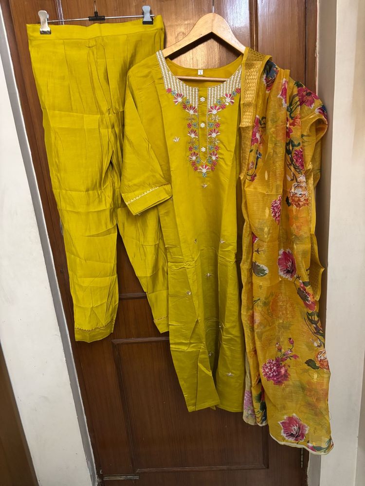 🆕Mustard Embroidered Kurta Set with Pant