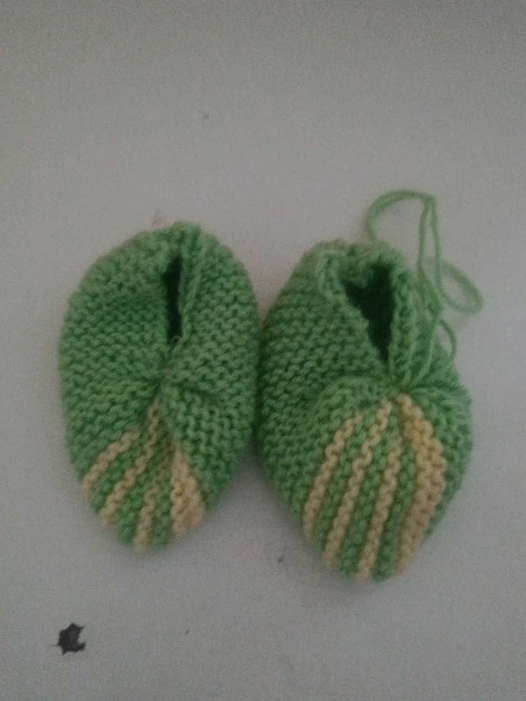 Cute Knitted Baby Booties