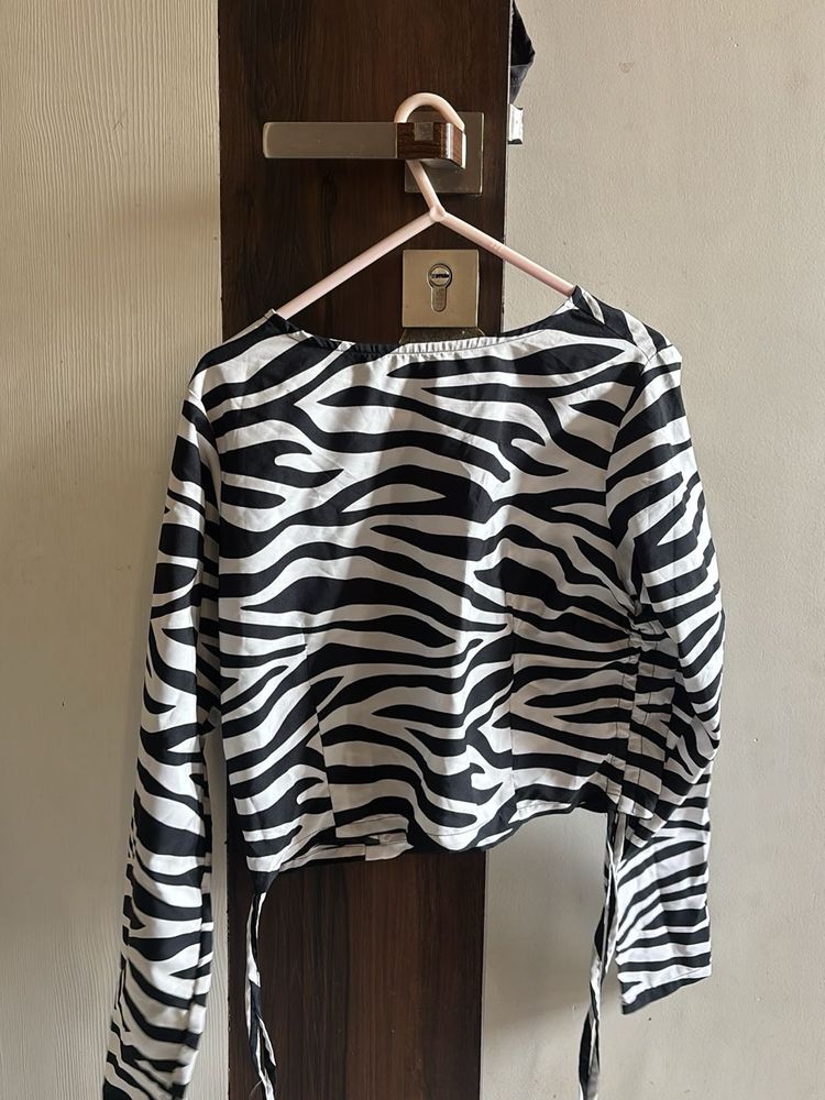 Stylish Zebra Print Crop Top