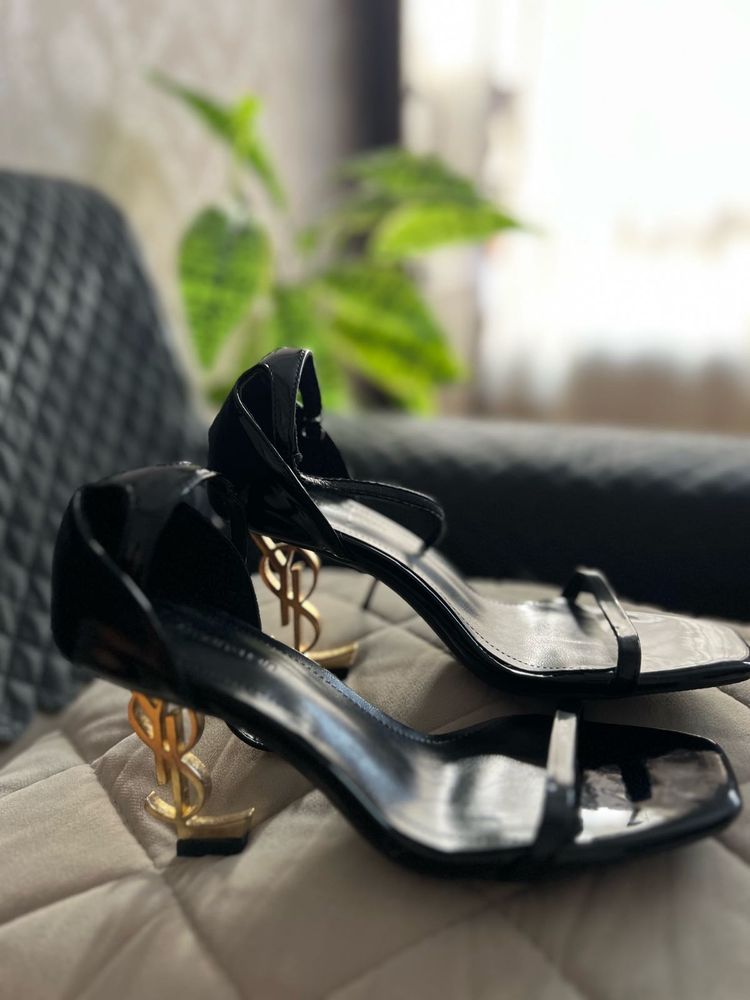 Elegant Black ysl Heels