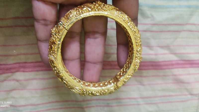 Golden Kada With Screw