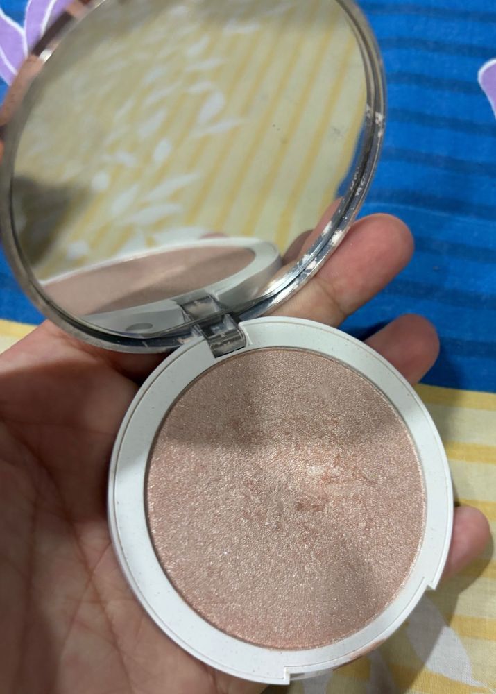Radiant Highlighter Compact