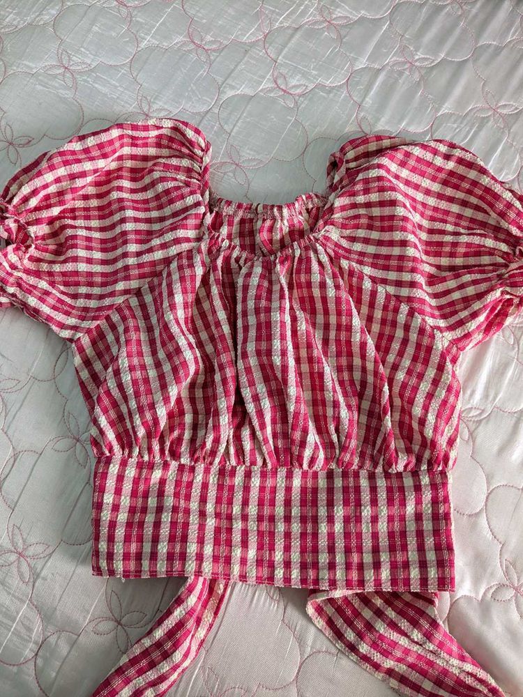 Gingham Puff Sleeve Crop Top