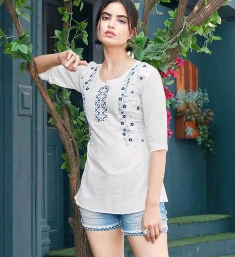 Floral Embroidered Tunic Top