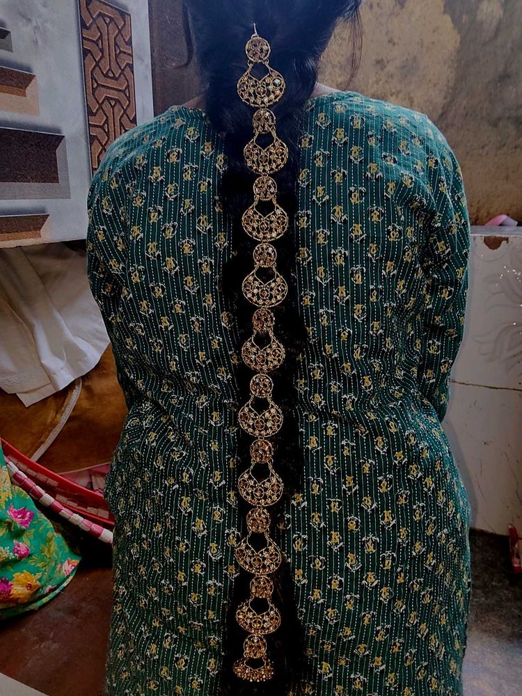 Gold-Toned Jadanagam Hair Ornament