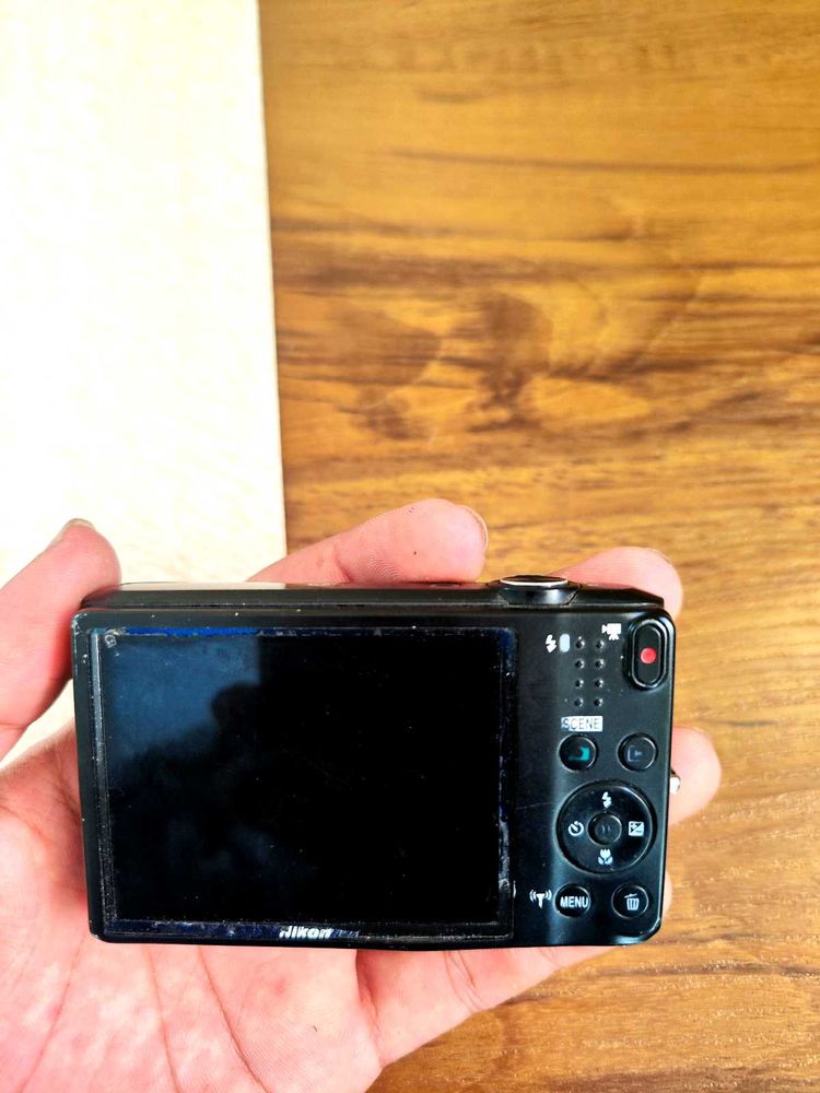 Nikon  s6800