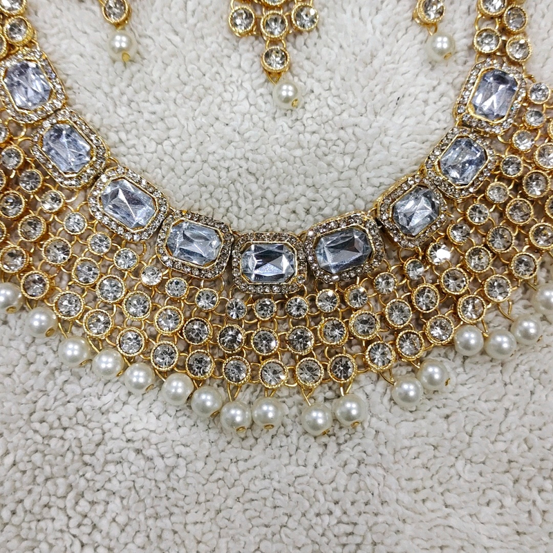 Diamond necklace set