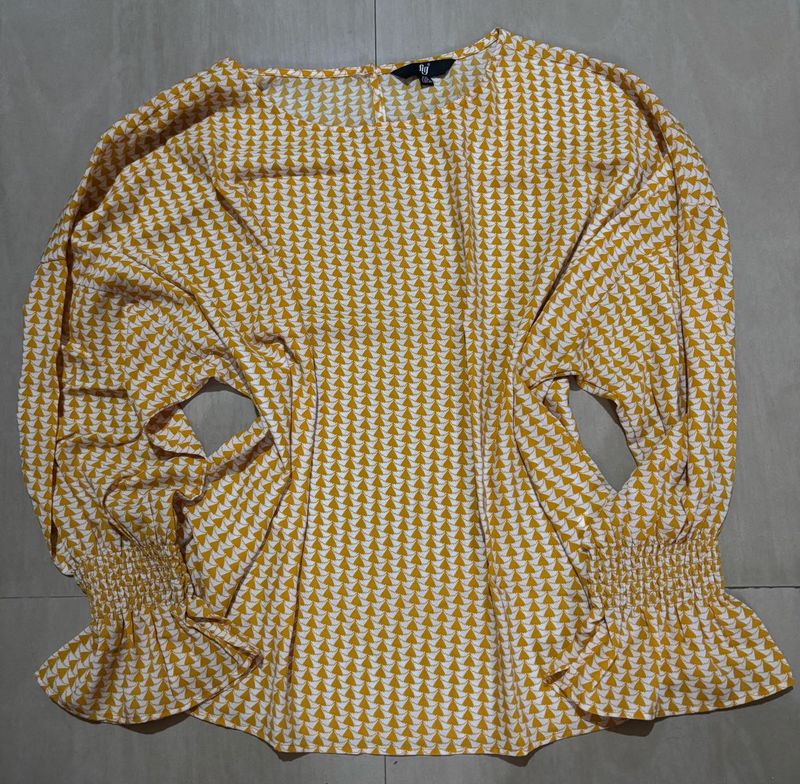 Stylish Yellow Geometric Print Top