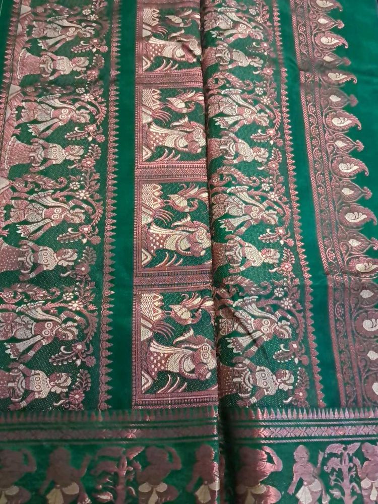 Green Silk Saree with Intricate Motifs