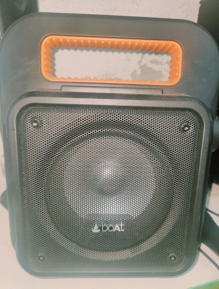 Boat  Party Pal Speaker. Like New. Good Condition.