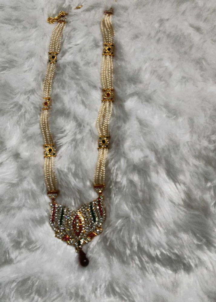 Beautiful Pearl &amp; Stone Necklace Set