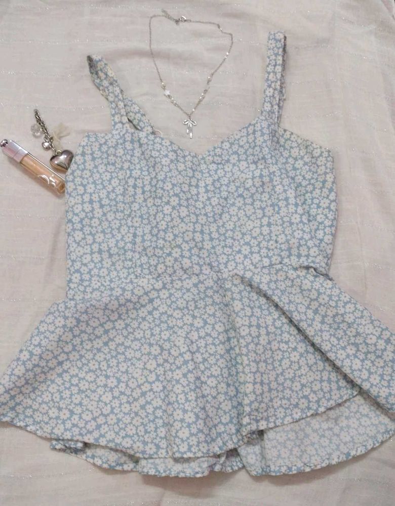 blue floral top 🫧🫐🪽