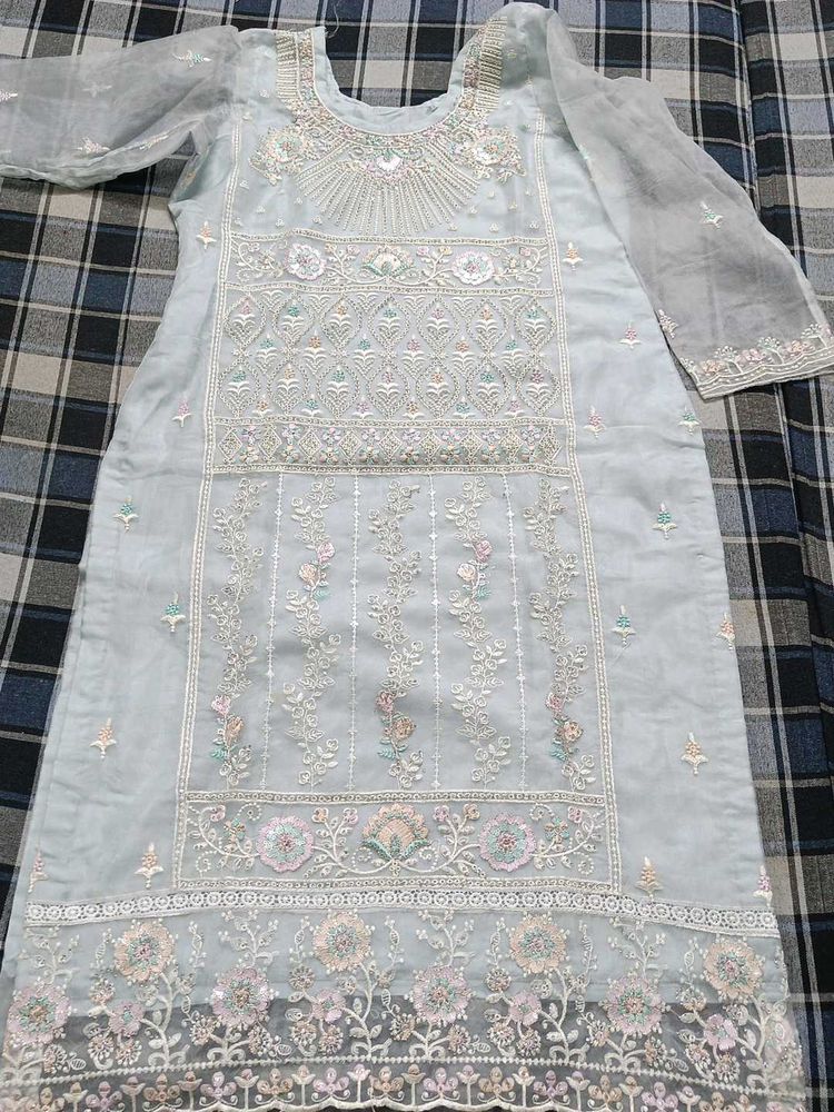 Elegant Embroidered Kurta set combo