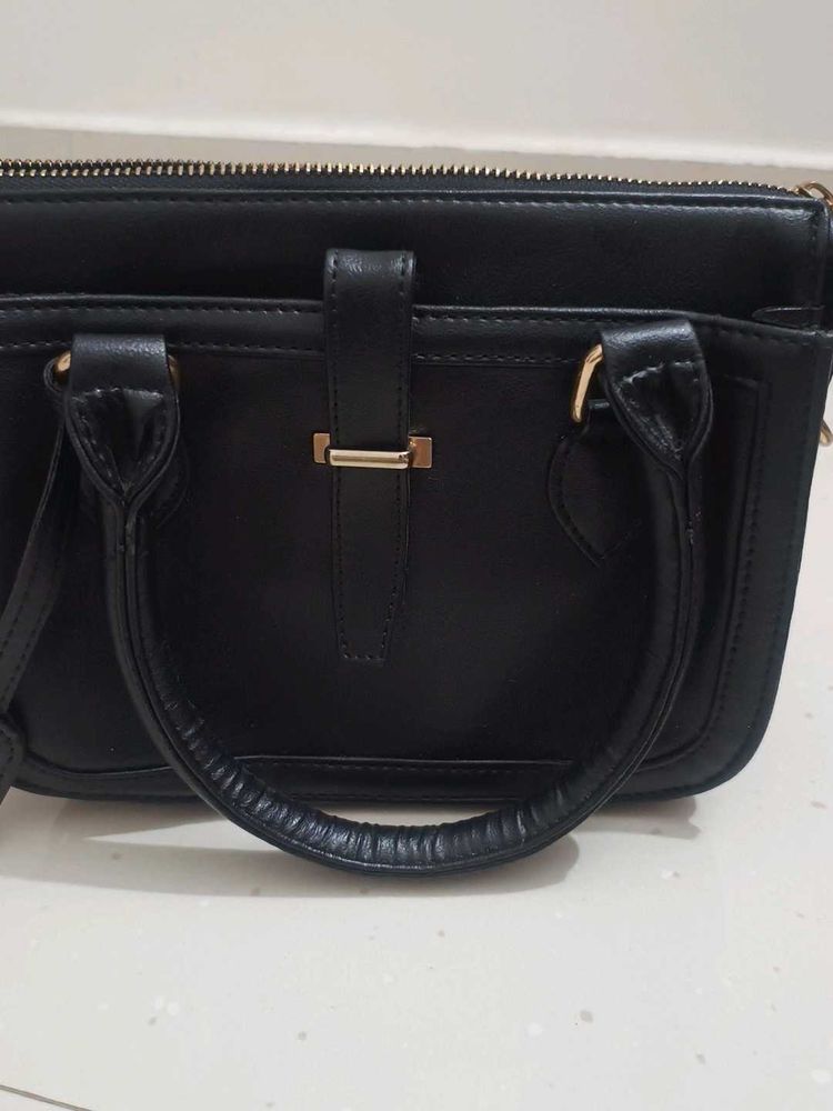 Chic Black Handbag