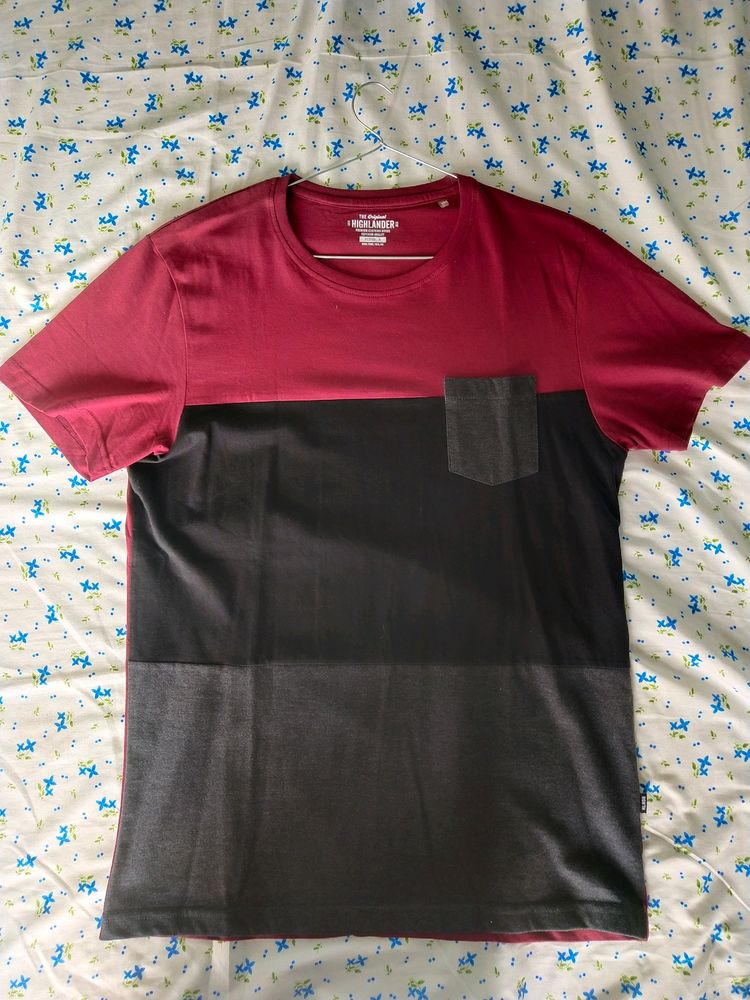 Men Maroon Black Colorblocked Slim Fit T-shirt