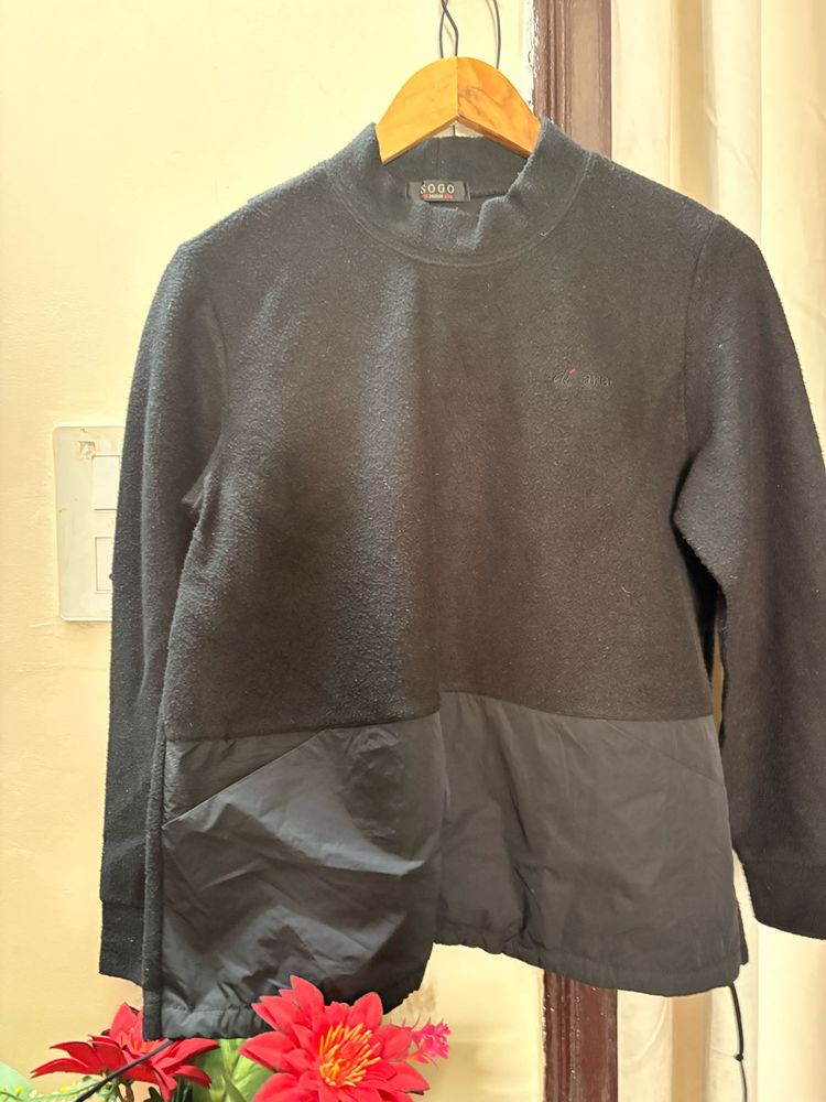 Stylish Black Fleece Sweatshirt