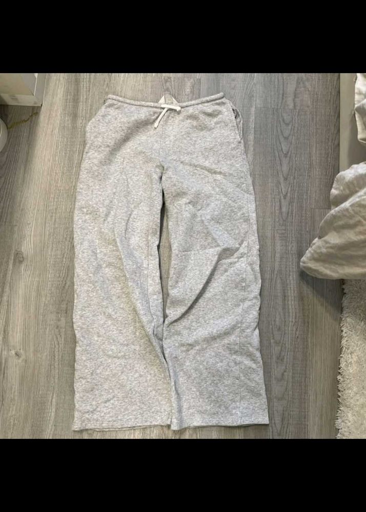 SALE🎉H&amp;M Grey Wide Leg Sweatpants