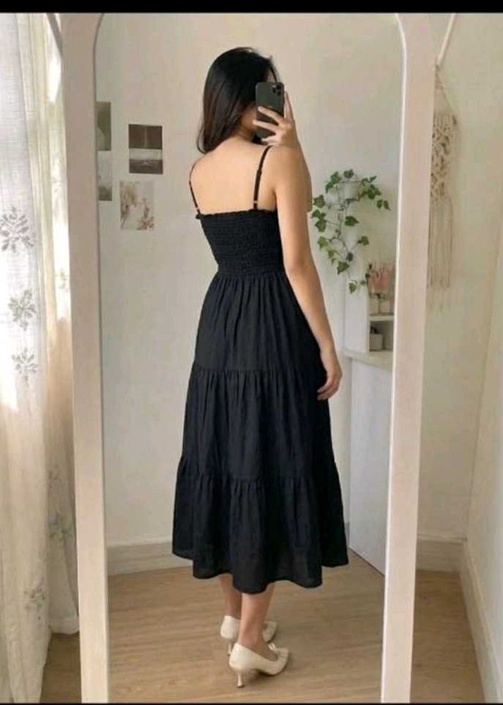 Chic Black Tiered Midi Dress