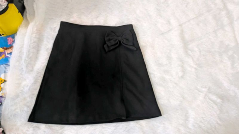 Chic Black Bow Skirt n top