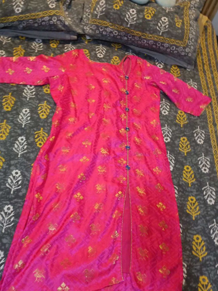 Beautiful Pink Kurta with Gold Print