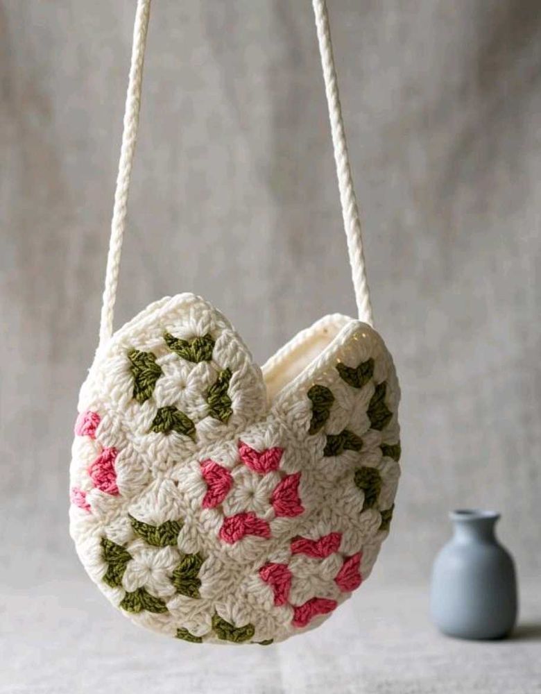 The Bloom-Core Crochet Cat Bag