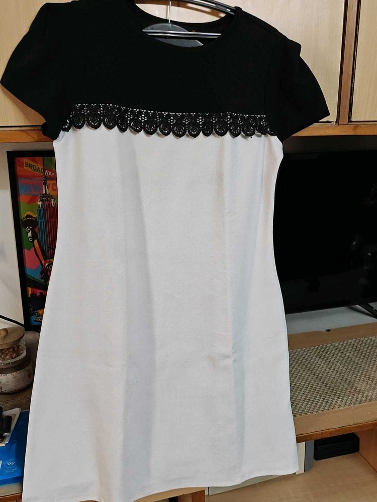 Chic Black &amp; White Lace Trimmed Dress
